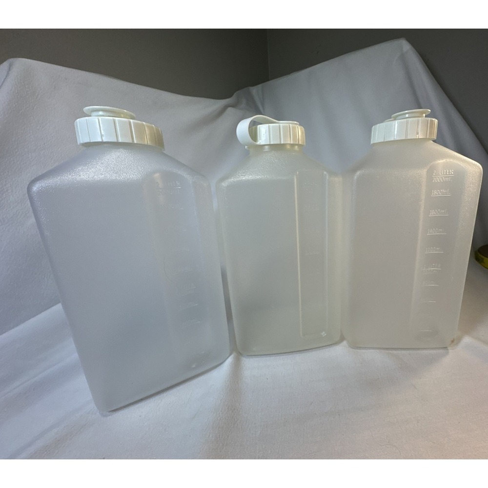 Set of 3 Rubbermaid Servin Saver 2 Quart Drink Containers With White Lids - Picture 6 of 8